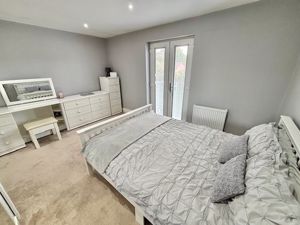 Bedroom- click for photo gallery